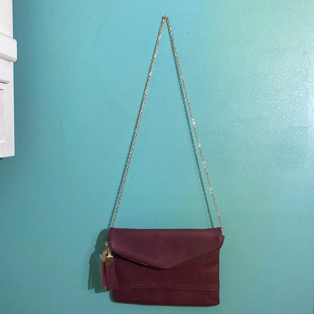 Urban Expressions Purple-ish Maroon shoulder bag with removable strap.